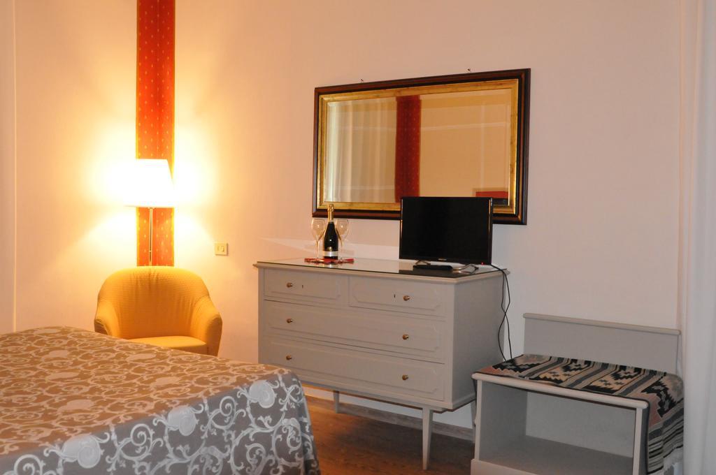 Hotel Stipino Lucca Cameră foto