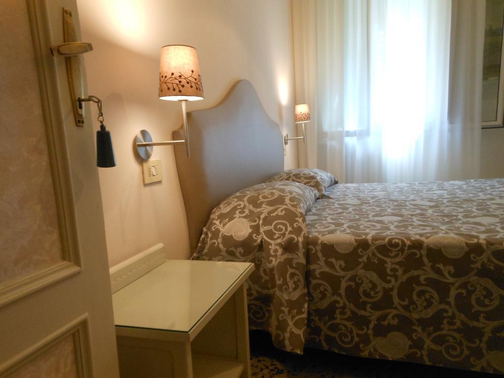 Hotel Stipino Lucca Cameră foto
